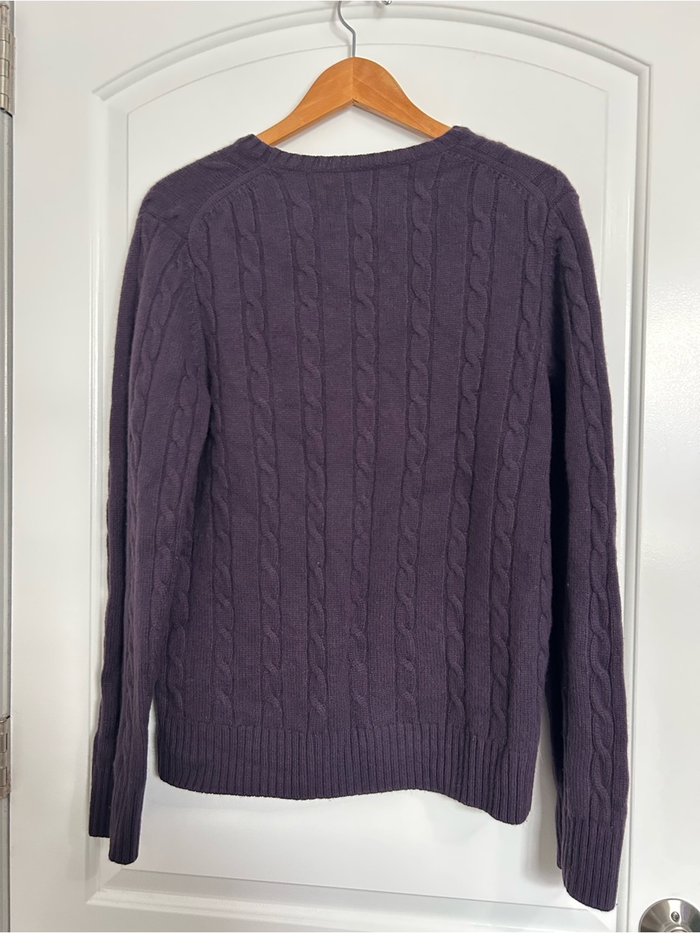 Eddie Bauer 100% Cashmere Cable Knit Crewneck Sweater Magenta Size L Preppy - Picture 9 of 9